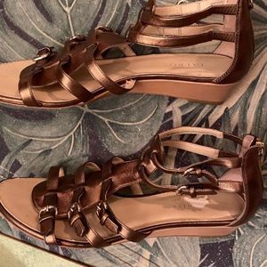 🍃TALBOTS gladiator style, low Wedge heel leather Sandal - sz 9M good condition